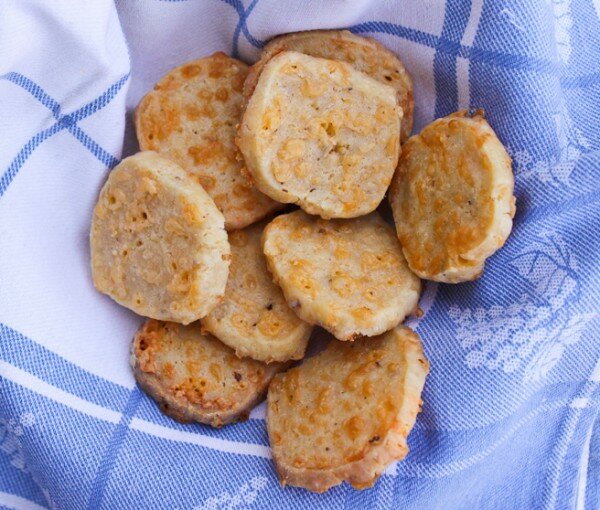 Cheese Crackers 0832 600x510 Its Time for Bunco: Fast and Easy Cheddar Cheese Crackers