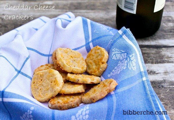 Cheese Crackers 0840edit 600x415 Its Time for Bunco: Fast and Easy Cheddar Cheese Crackers